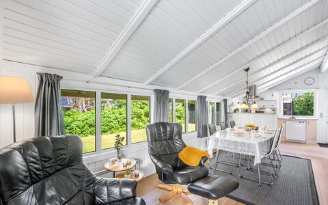Penka - 550M to the Fjord: Interior Design, Soffitto, Legna, Mobilia, Pavimentazione, Pavimento, Divano, Pavimento In Legno, Casa, Soggiorno