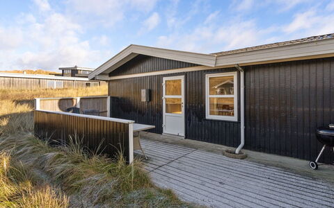 Assa - from the Sea: Costruzione, Casa, Legna, Casa, Tetto, Villetta, Zona Residenziale, Arbusto, Architettura