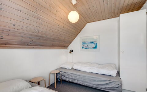 Armelle - from the Sea: Legna, Camera Da Letto, Letto, Soffitto, Pavimento, Interior Design, Pavimentazione, Lenzuolo, Mobilia, Bedding