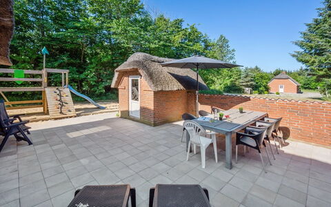 Thana - 1.4Km from the Sea: Tetto, Casa, Casa, Villetta, Raccordo, Estate, Driveway, Edifici Giardino, Cortile, Capannone