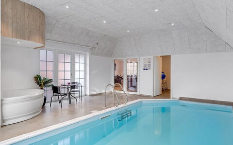 Thana - 1.4Km from the Sea: Tetto, Casa, Casa, Villetta, Raccordo, Estate, Driveway, Edifici Giardino, Cortile, Capannone