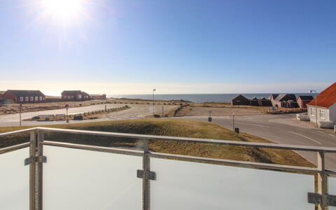 Ena - 75M from the Sea: Legna, Tetto, Architettura, Casa, Casa, Villetta, Raccordo, Latifoglie, Pendenza, Estate