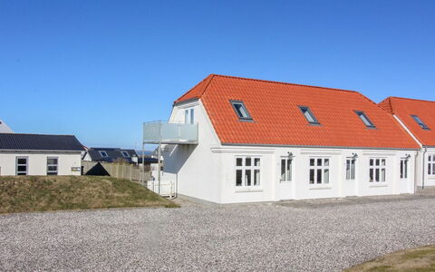 Ena - 75M from the Sea: Legna, Tetto, Architettura, Casa, Casa, Villetta, Raccordo, Latifoglie, Pendenza, Estate