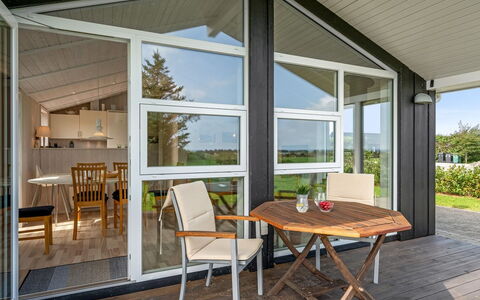 Tanna - 330M to the Fjord: Legna, Soffitto, Porta, Portico, Sedia, Shade, Villetta, Latifoglie, Deck, Cucina & Sala Da Pranzo Tavolo