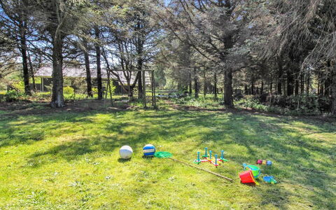 Elfrun - 250M from the Sea: Casa, Tetto, Casa, Villetta, Capannone, Edifici Giardino, Raccordo, Cortile, Log Cabin, Capanna
