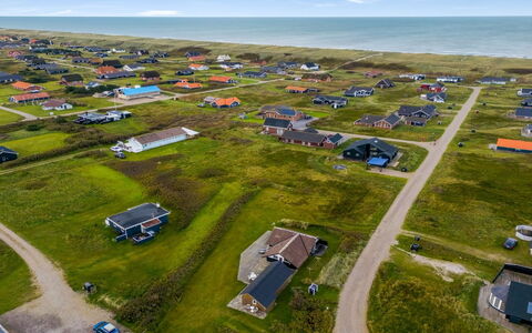 Olesia - 250M from the Sea: Tetto, Lotto, Villetta, Casa, Area Rurale, Capannone, Raccordo, Edifici Giardino, Log Cabin, Capanna