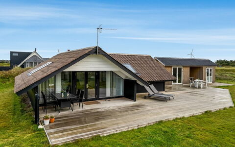 Olesia - 250M from the Sea: Tetto, Lotto, Villetta, Casa, Area Rurale, Capannone, Raccordo, Edifici Giardino, Log Cabin, Capanna