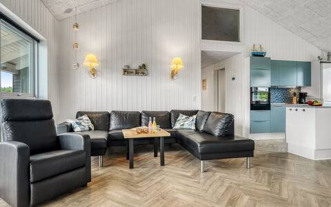 Markku - 400M from the Sea: Interior Design, Mobilia, Legna, Pavimentazione, Divano, Soffitto, Soggiorno, Pavimento, Casa, Illuminazione