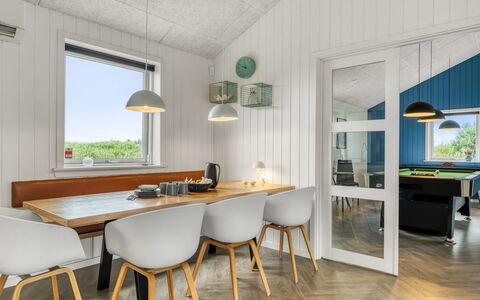 Markku - 400M from the Sea: Interior Design, Mobilia, Pavimentazione, Legna, Pavimento, Soffitto, Lampada, Cucina & Sala Da Pranzo Tavolo, Sala Da Pranzo, Pavimento In Legno