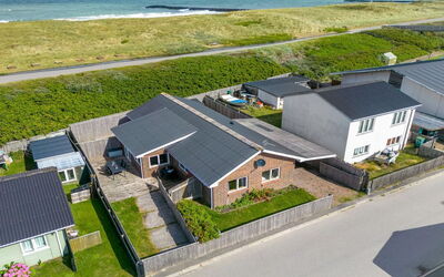 Heming - 100M from the Sea