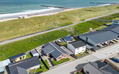 Heming - 100M from the Sea