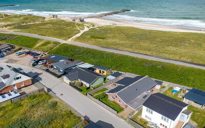 Heming - 100M from the Sea