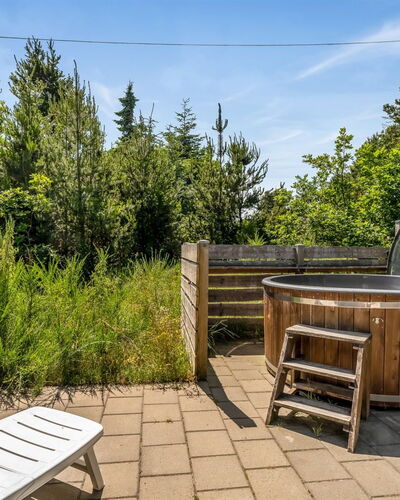 Resi - 400M from the Sea