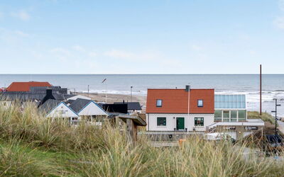 Fris - 100M from the Sea