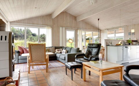 Annemia - 200M from the Sea: Legna, Mobilia, Divano, Pavimento, Soffitto, Interior Design, Pavimentazione, Soggiorno, Casa