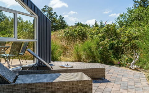 Felizia - 2.5Km from the Sea: Lotto, Materiale Composito, Shade, Giardino, Latifoglie, Design, Landscaping, Estate, Eco Hotel, Edifici Giardino