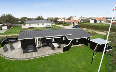 Wiebke - 200M from the Sea: Tetto, Casa, Casa, Villetta, Estate, Cortile, Prato, Backyard, Landscaping, Driveway