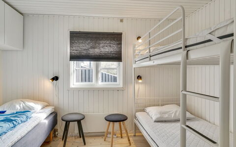 Wiebke - 200M from the Sea: Legna, Pavimento, Camera Da Letto, Soffitto, Bedding, Letto, Telaio Del Letto, Plank, Color Legno, Latifoglie