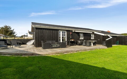 Wiebke - 200M from the Sea: Tetto, Casa, Casa, Villetta, Estate, Shade, Portico, Landscaping, Cortile, Raccordo