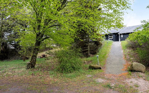Hilke - 850M from the Sea: Tetto, Casa, Casa, Villetta, Raccordo, Estate, Driveway, Edifici Giardino, Cortile, Capannone