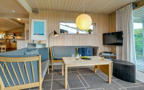 Josten - 500M from the Sea: Interior Design, Mobilia, Pavimentazione, Legna, Pavimento, Soffitto, Camera, Divano, Tavolo, Soggiorno