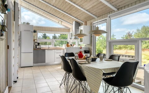Immi - 1.5Km from the Sea: Legna, Interior Design, Soffitto, Mobilia, Pavimentazione, Cucina & Sala Da Pranzo Tavolo, Sedia, Casa, Cucina, Pavimento