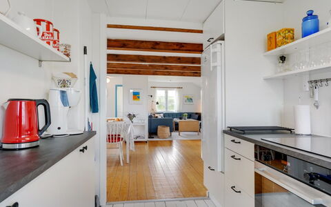 Baldine - 140M from the Sea: Pavimentazione, Legna, Pavimento, Pavimento In Legno, Interior Design, Cucina, Mobilia, Soffitto, Pavimento Laminato, Controsoffitto