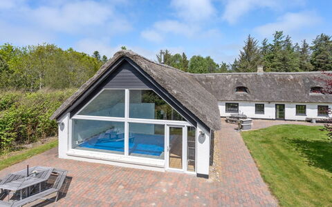 Iben - 2.3Km from the Sea: 