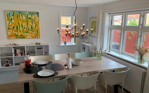 Huanca - 900M from the Sea: Mobilia, Interior Design, Pavimentazione, Sedia, Sala Da Pranzo, Tavolo, Pavimento, Legna, Cucina & Sala Da Pranzo Tavolo, Lampada