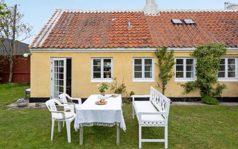 Helny - 300M from the Sea: Casa, Villetta, Portico, Latifoglie, Raccordo, Deck, Shade, Plank, Estate, Edifici Giardino