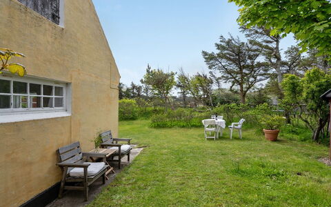 Helny - 300M from the Sea: Casa, Villetta, Portico, Latifoglie, Raccordo, Deck, Shade, Plank, Estate, Edifici Giardino