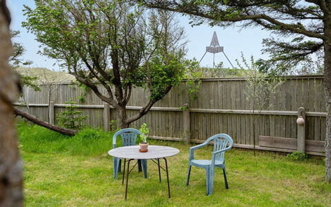 Helny - 300M from the Sea: Mobilia, Mobili Da Esterno, Giardino, Tavolo Esterno, Prato, Sedia, Backyard, Cortile, Shade, Landscaping