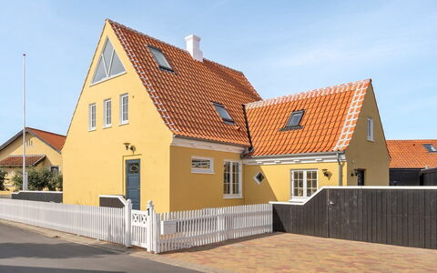 Jarkko - 200M from the Sea: Costruzione, Zona Residenziale, Tetto, Casa, Casa, Facciata, Architettura, Insediamento Umano, Materiale Composito, Villetta