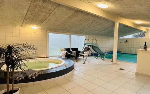 Kalevi - 900M from the Sea: Tetto, Casa, Casa, Villetta, Porta, Raccordo, Deck, Portico, Plank, Latifoglie