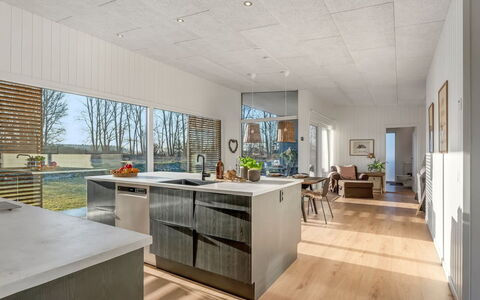 Vanna - 1.2Km from the Sea: Pavimentazione, Legna, Soffitto, Pavimento, Cucina, Interior Design, Pavimento In Legno, Controsoffitto, Mobilia, Casa