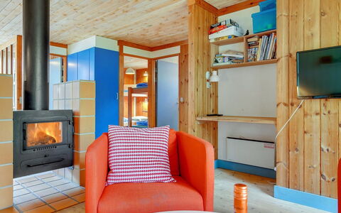 Bennek - 200M from the Sea: Tetto, Casa, Casa, Villetta, Porta, Raccordo, Deck, Portico, Plank, Latifoglie