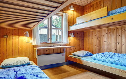 Bennek - 200M from the Sea: Tetto, Casa, Casa, Villetta, Porta, Raccordo, Deck, Portico, Plank, Latifoglie