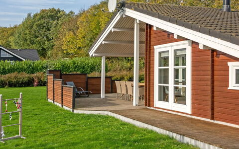 Ruusu - 300M from the Sea: Appartamento, Shade, Balcone, Sedia, Recinzione, Mobili Da Esterno, Alluminio, Erba Sintetica
