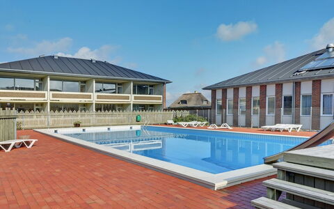 Britt - 100M from the Sea: Tetto, Casa, Casa, Villetta, Porta, Raccordo, Deck, Portico, Plank, Latifoglie