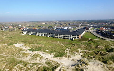 Britt - 100M from the Sea: Tetto, Casa, Casa, Villetta, Porta, Raccordo, Deck, Portico, Plank, Latifoglie