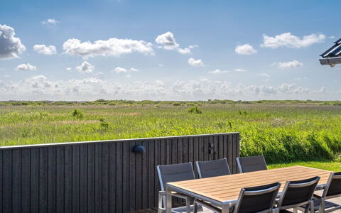 Jonna - 700M from the Sea: Casa, Villetta, Portico, Latifoglie, Raccordo, Deck, Shade, Plank, Estate, Edifici Giardino