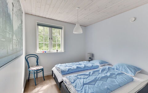 Emmeli - 1.2Km from the Sea: Camera Da Letto, Legna, Letto, Bedding, Lenzuolo, Casa, Soffitto, Interior Design, Telaio Del Letto, Pavimento