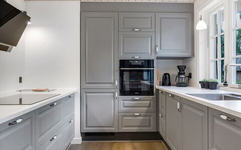 Emmeli - 1.2Km from the Sea: Cucina, Cabinetry, Interior Design, Pavimentazione, Soffitto, Elettrodomestico Da Cucina, Controsoffitto, Mobilia, Pavimento, Cassetto