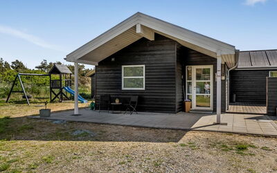 Minke - 2.2Km from the Sea