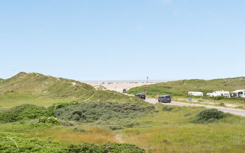 Elara - 200M from the Sea: Arbusto, Urban Design, Groundcover, Brick, Appartamento, Estate, Muratura, Balcone, Landscaping