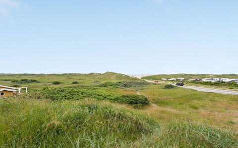 Elara - 200M from the Sea: Arbusto, Urban Design, Groundcover, Brick, Appartamento, Estate, Muratura, Balcone, Landscaping