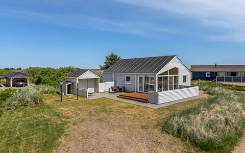 Eldora - 1.4Km from the Sea: Mobilia, Legna, Interior Design, Pavimentazione, Pavimento, Sedia, Camera, Soffitto, Soggiorno, Appartamento
