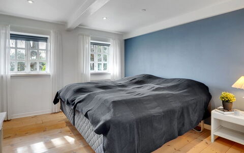 Edelgard - 4.5Km from the Sea: Pavimentazione, Camera Da Letto, Pavimento, Interior Design, Legna, Letto, Soffitto, Lenzuolo, Bedding, Mobilia