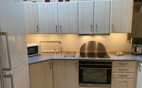 Orpah - 2.5Km from the Sea: Cucina, Elettrodomestico Da Cucina, Pavimentazione, Legna, Controsoffitto, Cabinetry, Apparecchio Major, Mobilia, Interior Design, Elettrodomestico