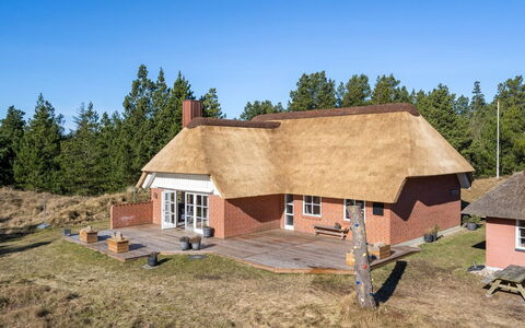 Harpa - 2.5Km from the Sea: Legna, Casa, Portico, Deck, Latifoglie, Tetto, Color Legno, Pavimento In Legno, Eco Hotel